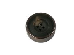 Set 20 nasturi cu gauri maro cu bordura metalizata si grosime 8mm Mabo L.36 2.2 cm