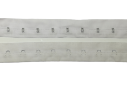 Rola 10 metri banda bumbac alba cu mosi si babe metalice silver Mabo 5 cm
