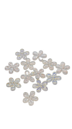 Set 12 bucati ornamente florale din nylon cu doua gauri culoare iride Mabo 3.8 cm