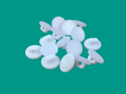 Set 1000 bucati nasturi poliester cu picior ,alb mat ,11mm(18L)