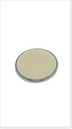 nasturi_metalici_plati_emailati_bej_detaliu-removebg-preview