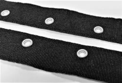 Rola 6 metri banda poliester neagra cu ocheti metalici 2.5cm