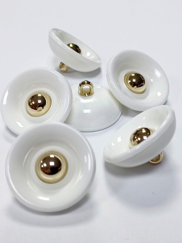 Nasturi nylon cu picior 28mm